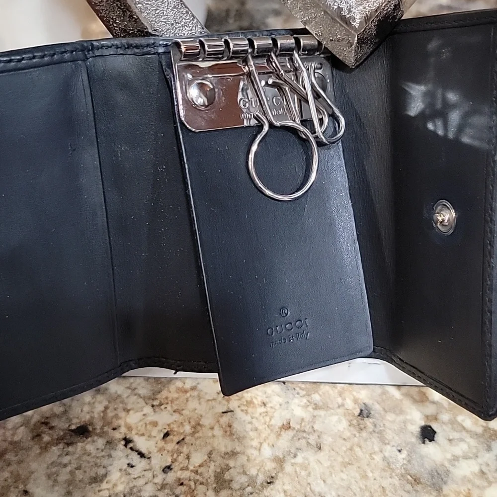 GUCCI  KEY RING HOLDER - Picture 7 of 9